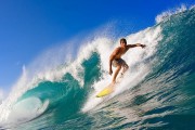 游泳国家队设立高水平恢复室配备冷冻与理疗设备，泳池恢复训练
